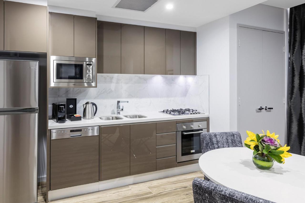 Meriton Mascot Hotel 5*