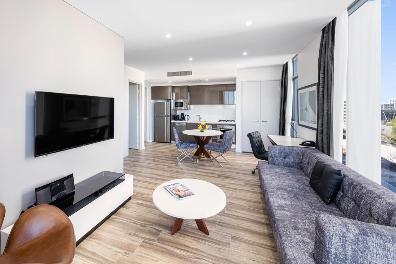 Hotel Meriton Mascot 5*