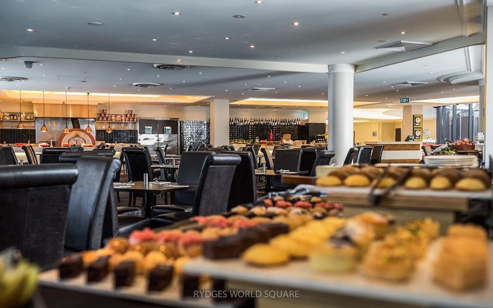 Hotel Rydges World Square