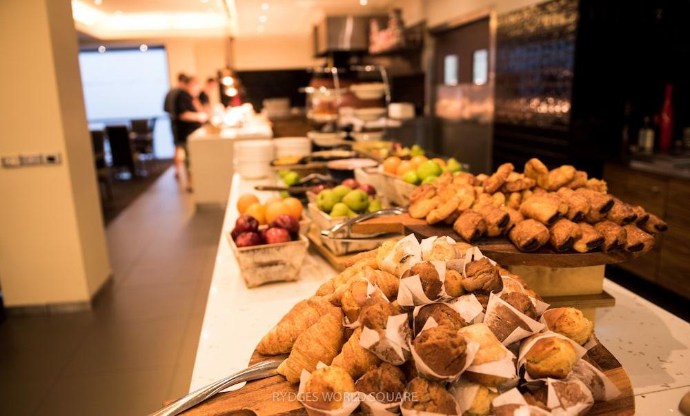 Rydges World Square Hotel