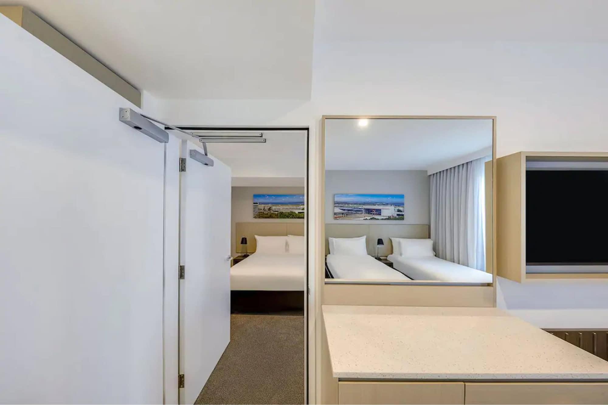 Travelodge Airport 4* Sydney