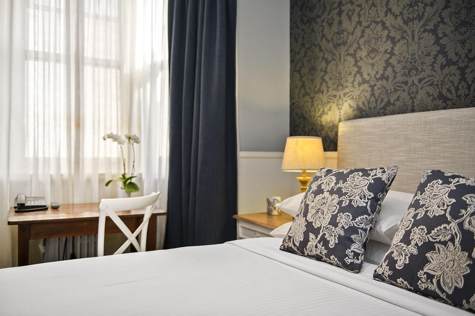 The Russell Boutique Hotel