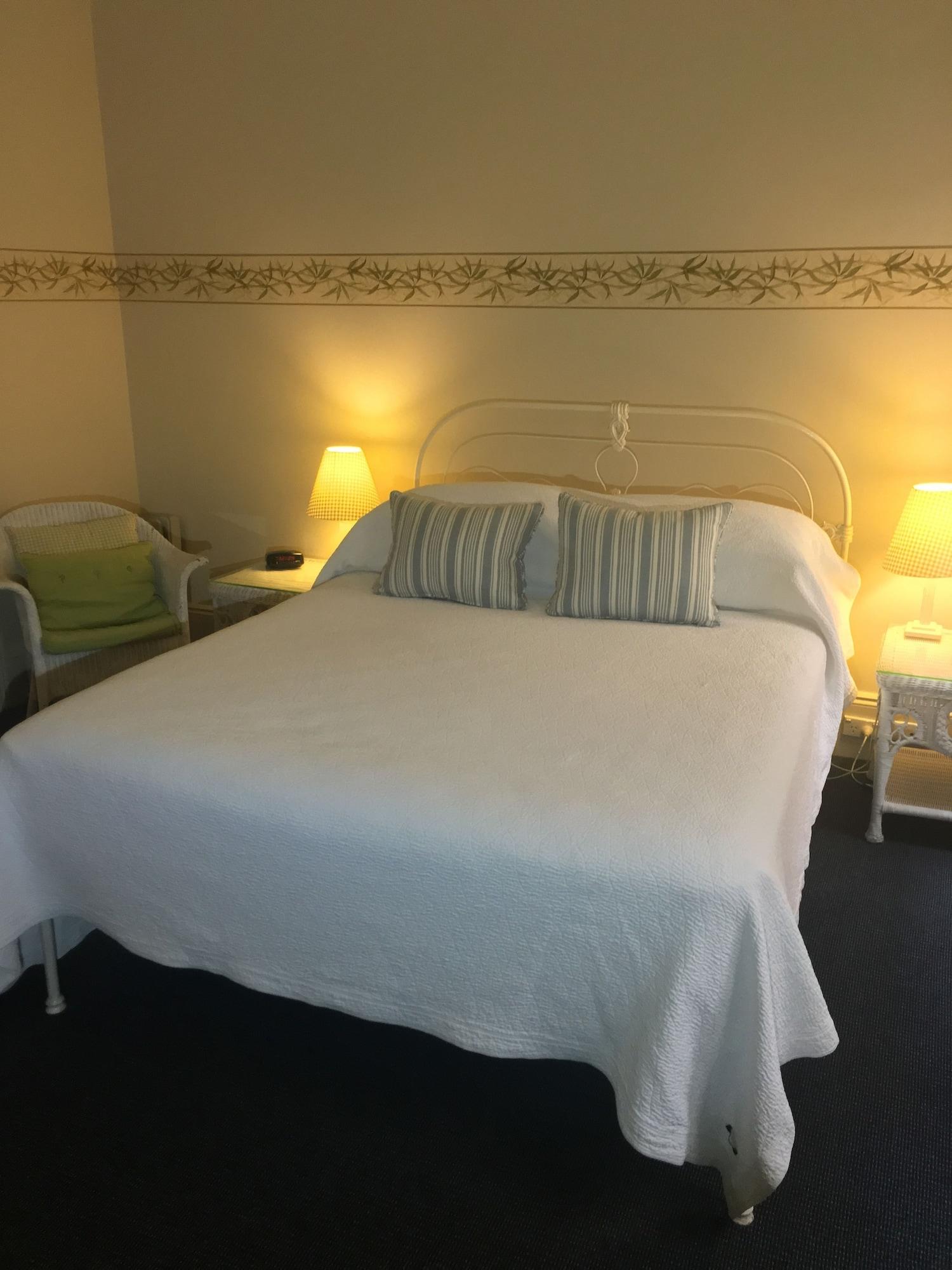 The Russell Boutique 3*