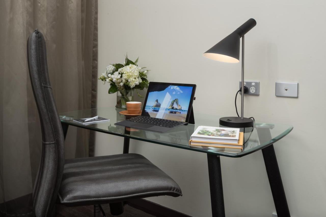 Rydges World Square 4*
