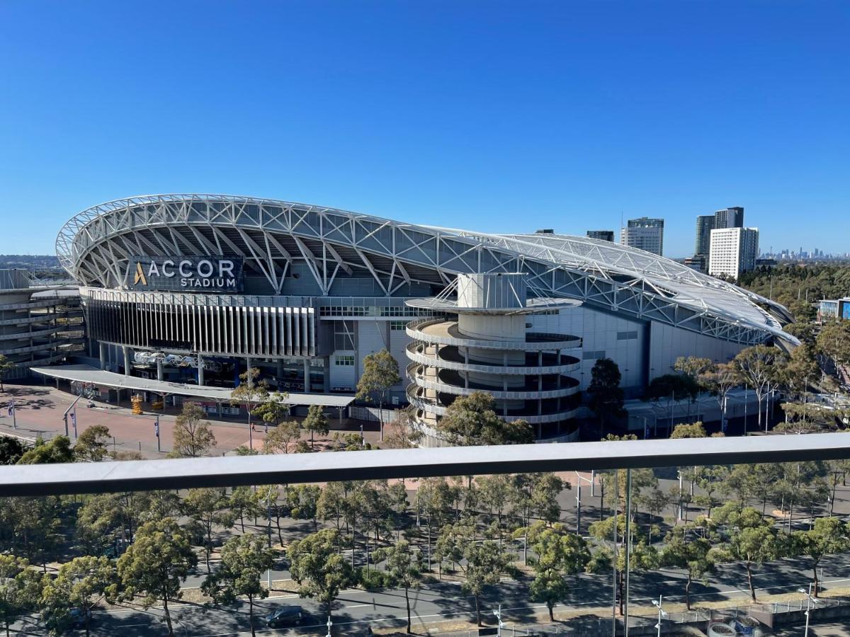 Olympic Park Delight Parking Pool Views Amazing Location Apartment