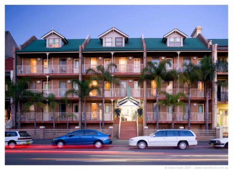 Railway Hotel 3*