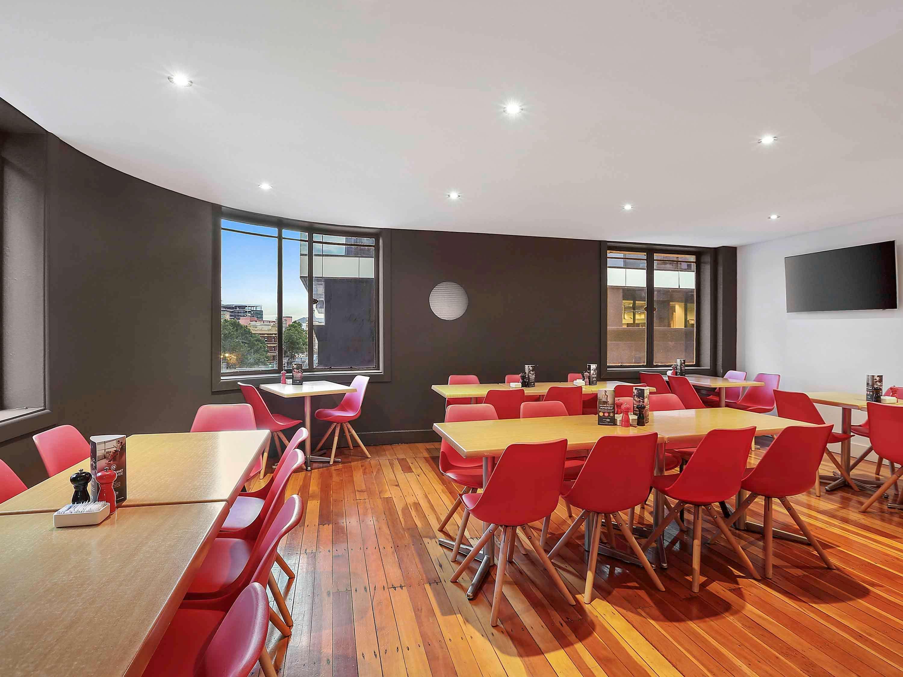 Ibis World Square Hotel