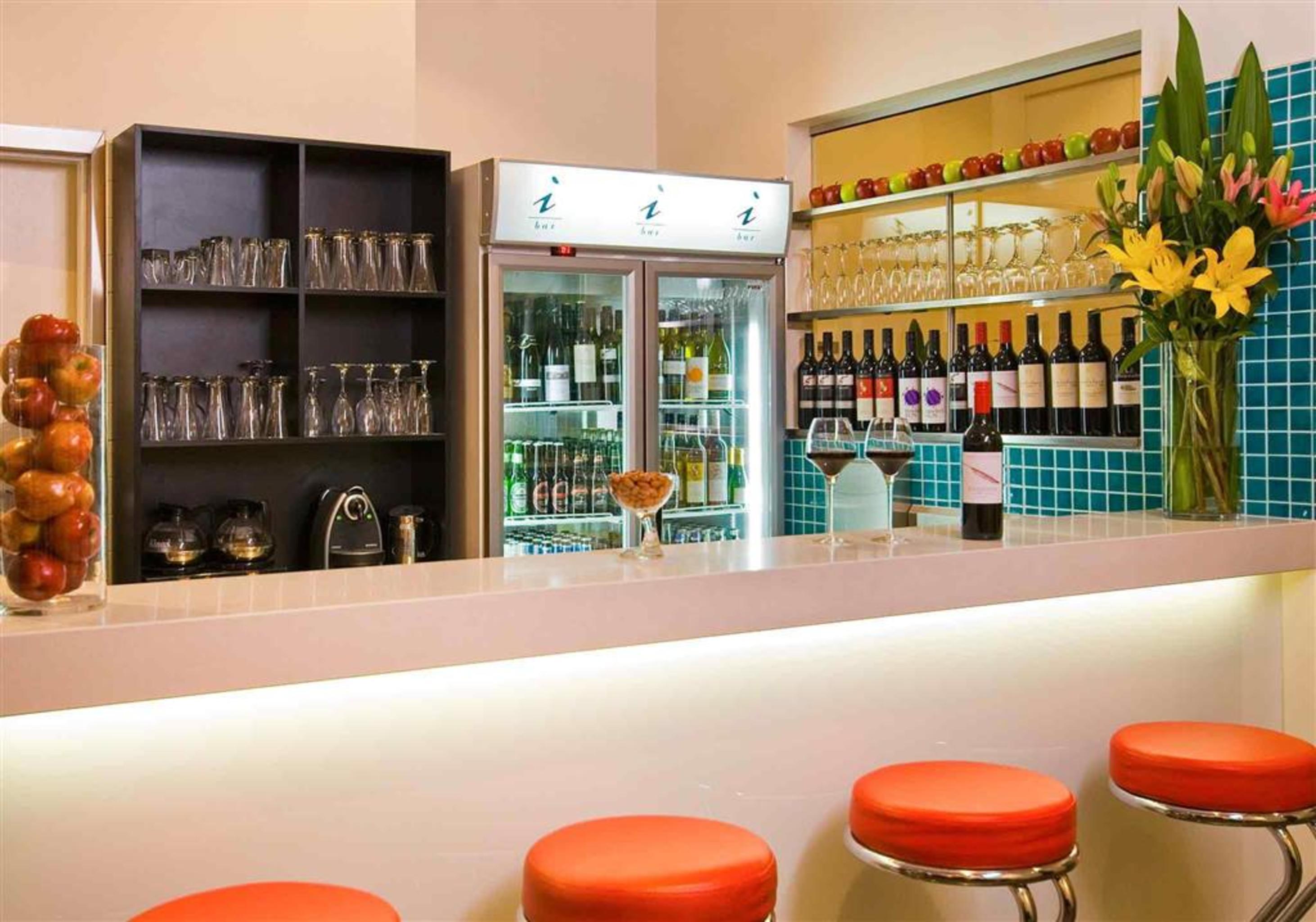 Ibis World Square 3*