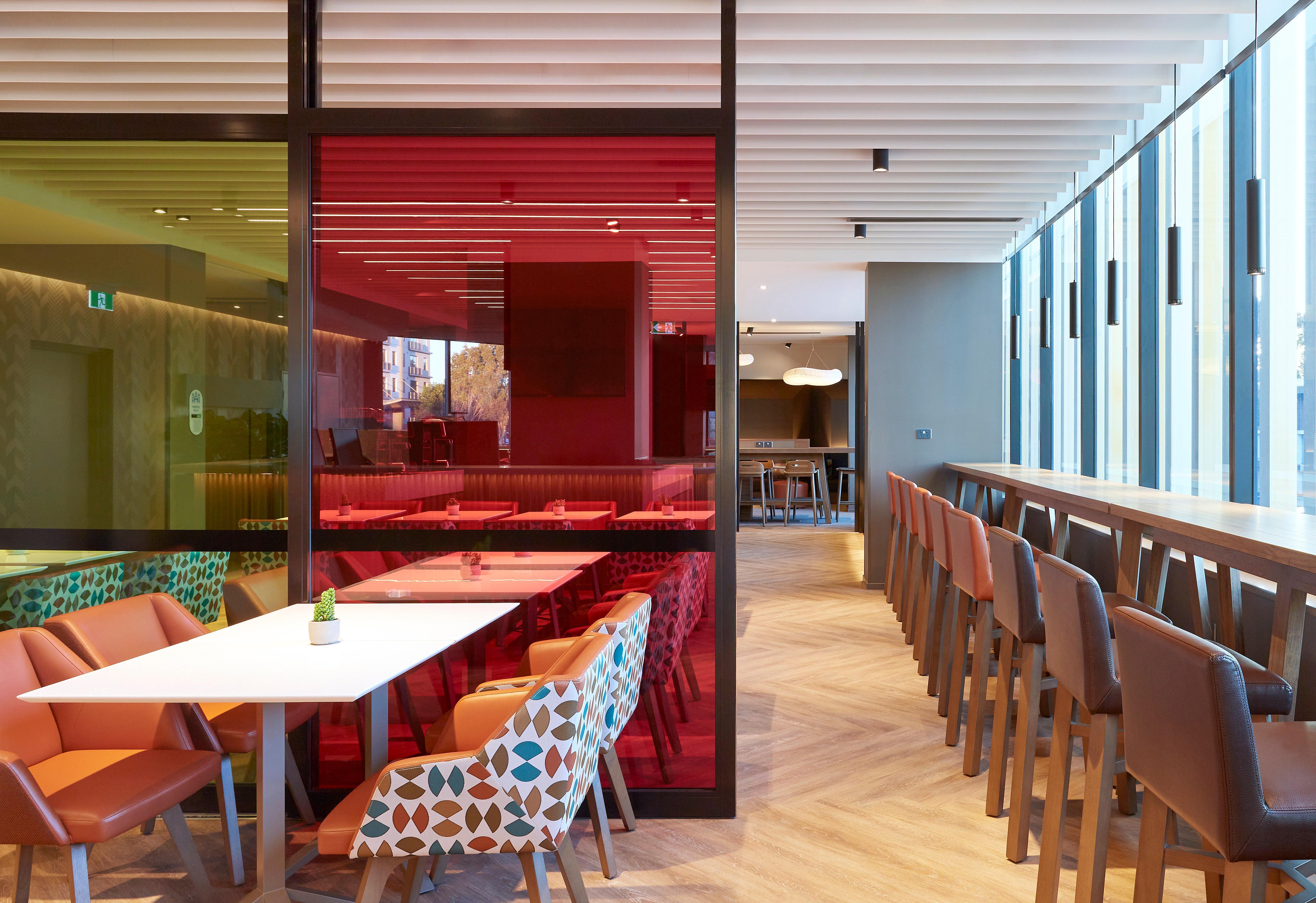 Hotel Express Airport By Ihg