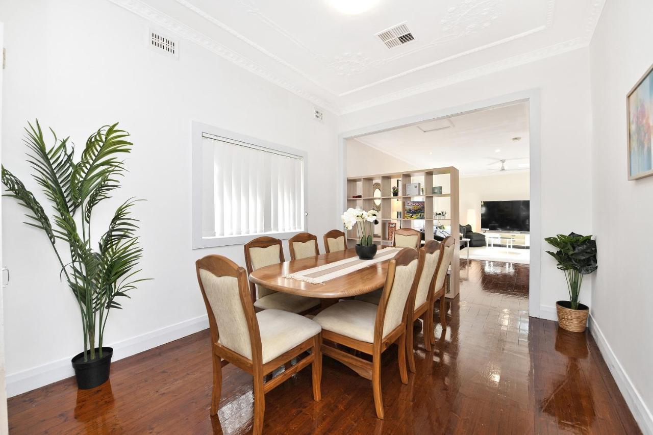 Spacious House With Queen Beds Cinema Sydney