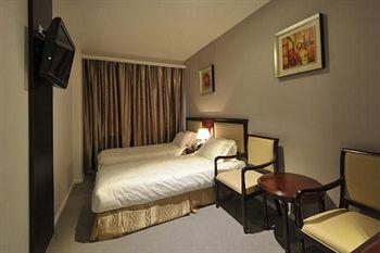 The Clarence Hotel 4*