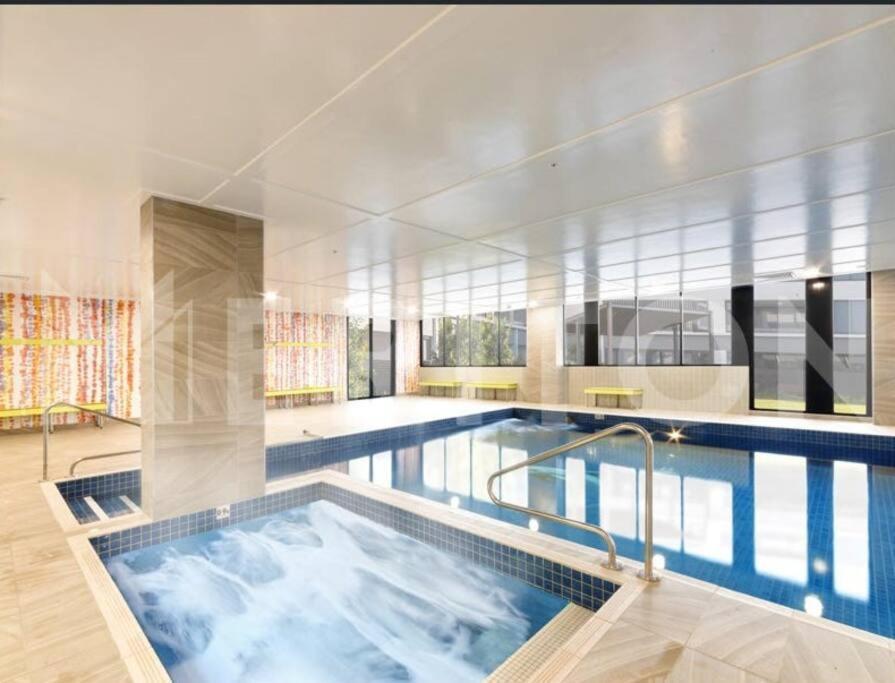 Facilities On-site 4 Bedrooms Olympic Park Apartment *