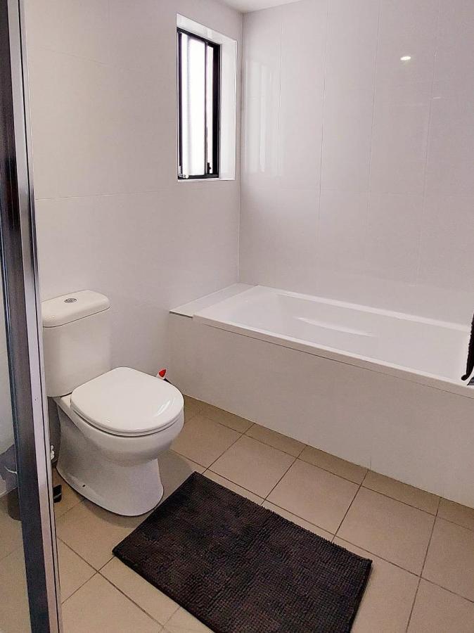 Homestay Shared Bright And Cozy In Parramatta Cbd - Close To Everything *