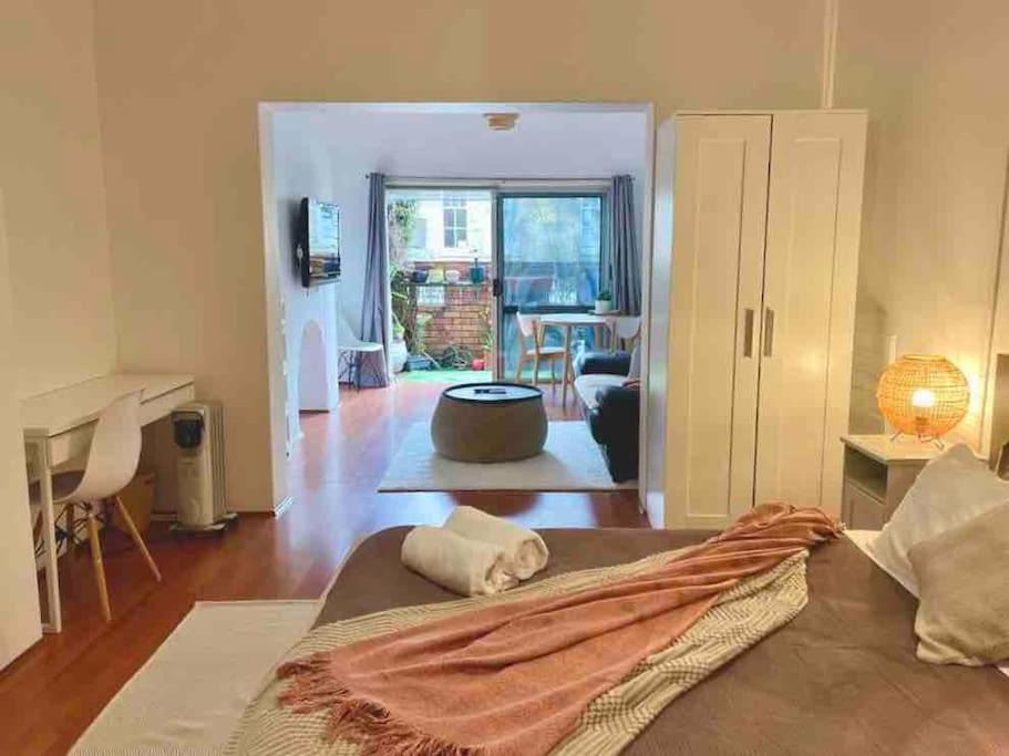 Apartment Lovely Front Studio
