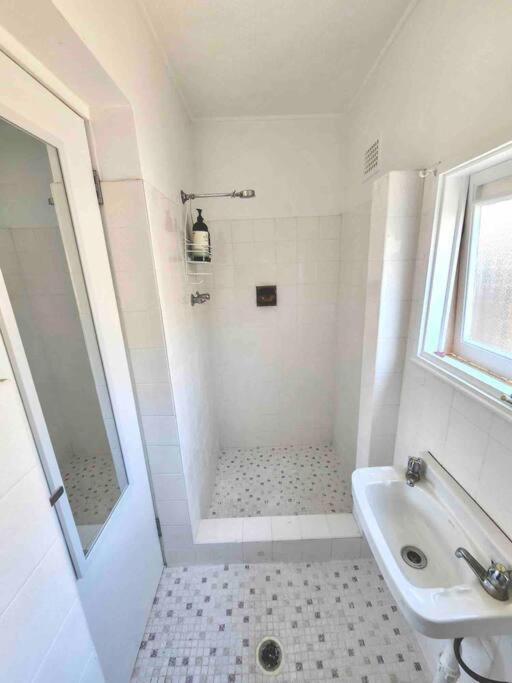 Rear Studio With Open Space Apartment *