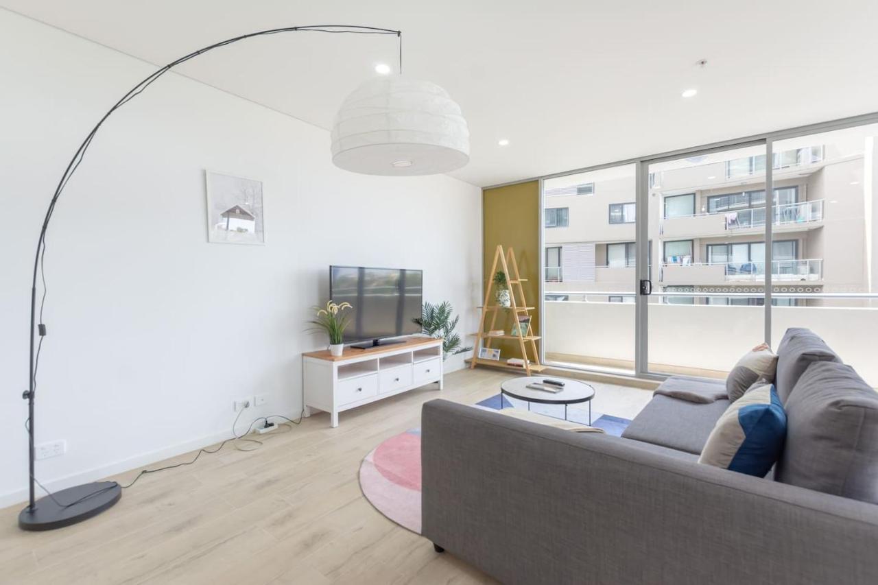Cozy 2br W Free Parking Near Westfield Parramatta Sydney
