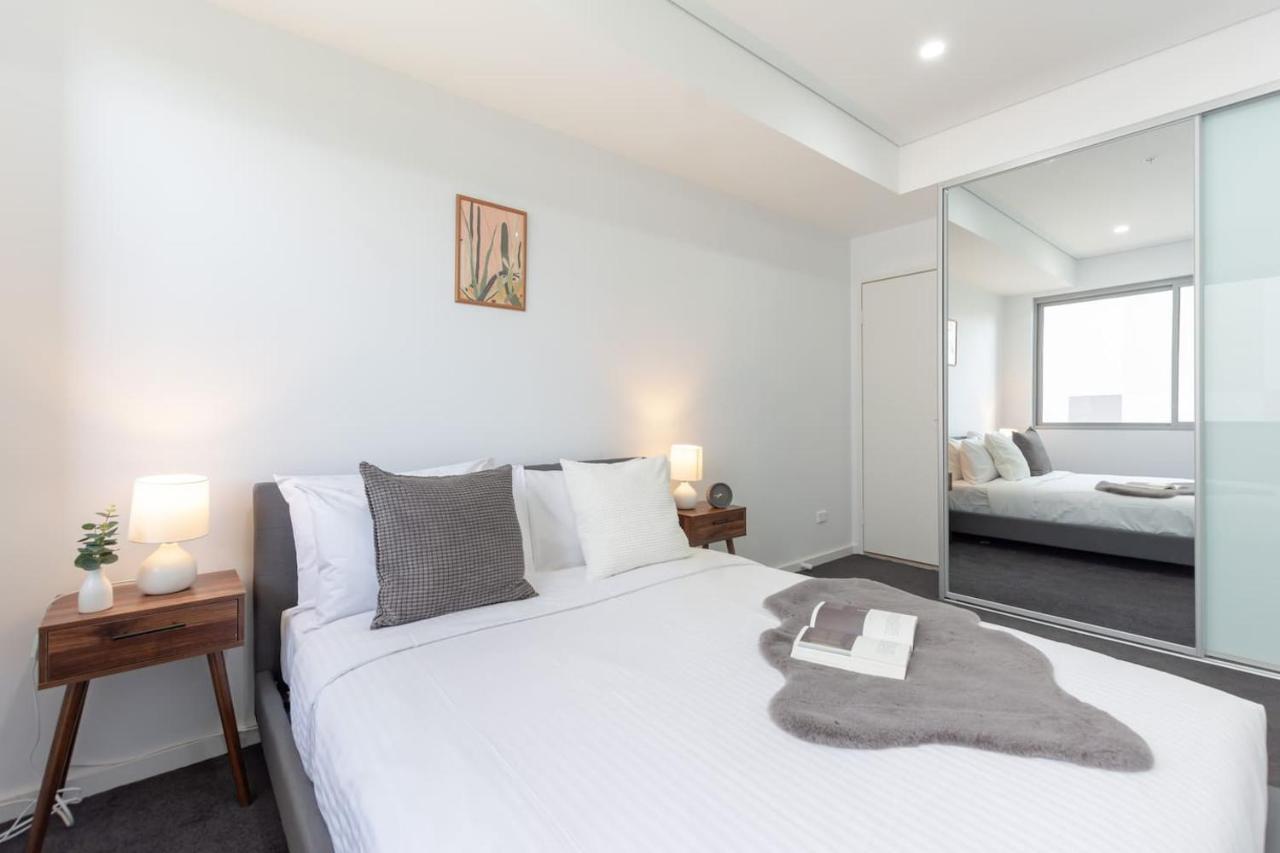 Cozy 2br W Free Parking Near Westfield Parramatta