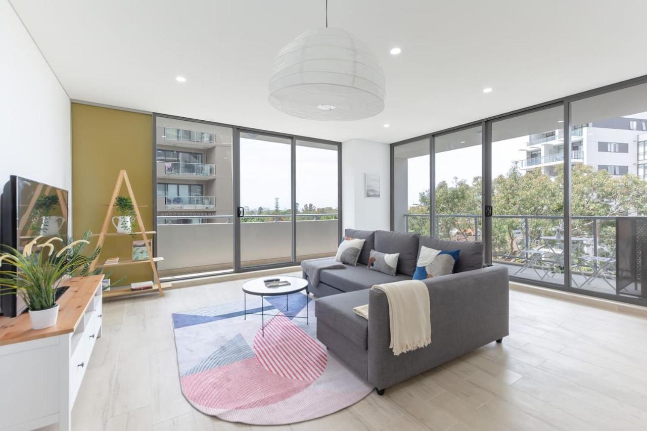 Apartment Cozy 2br W Free Parking Near Westfield Parramatta Sydney
