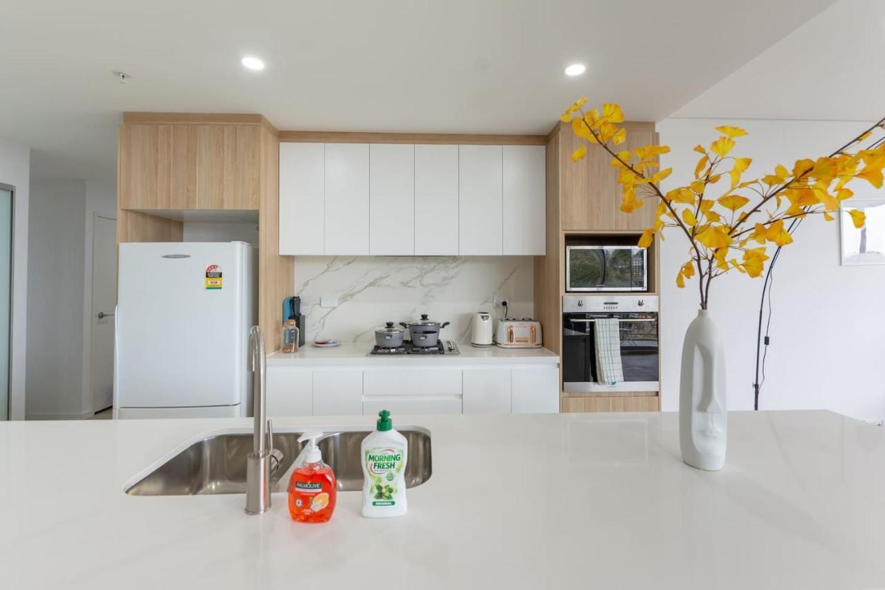 Cozy 2br W Free Parking Near Westfield Parramatta Apartment Sydney