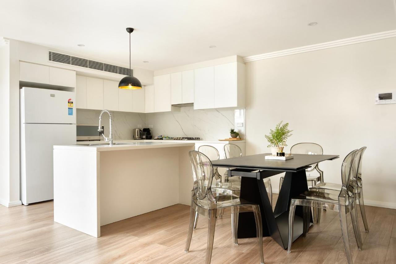 Retreat On Darling - Harbour Views 3 Bed Apartment
