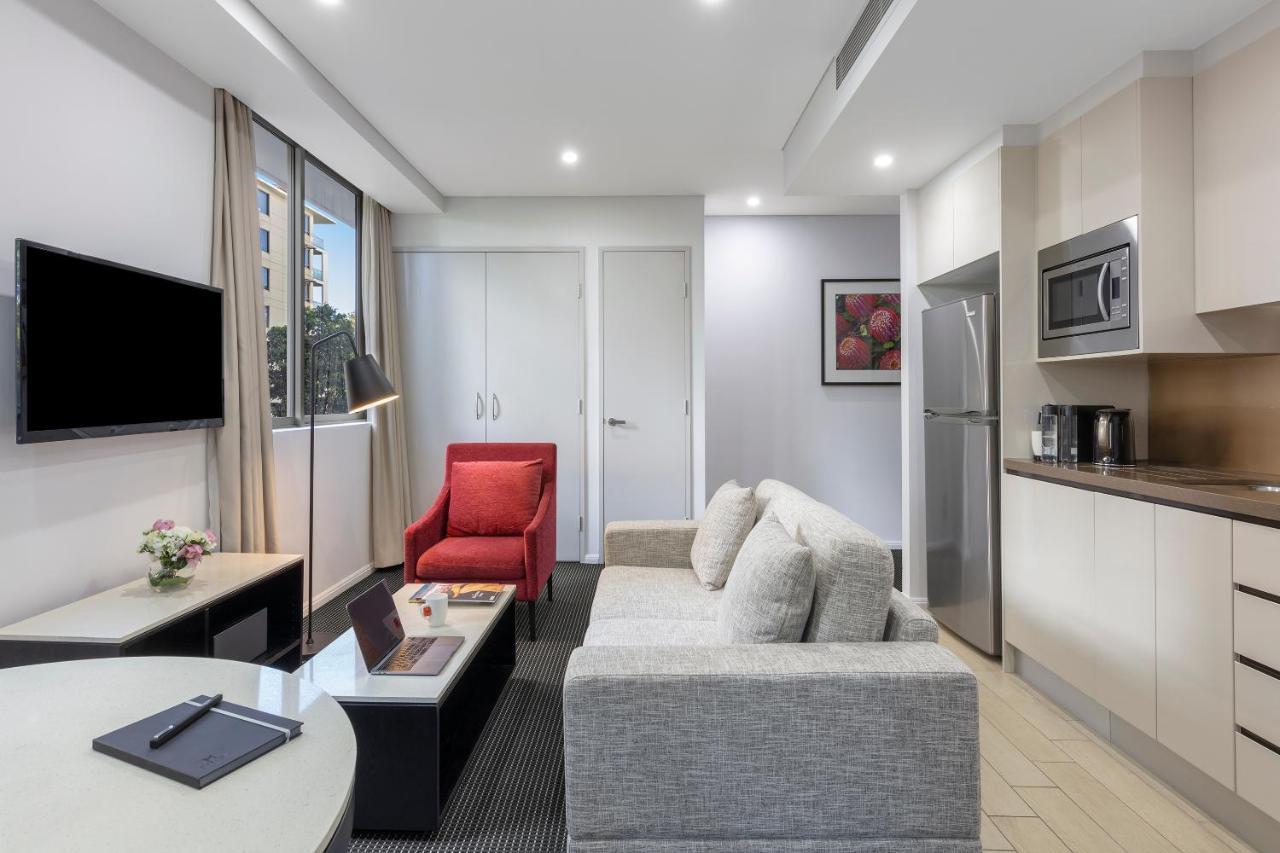 Hotel Meriton Suites North Ryde 5*