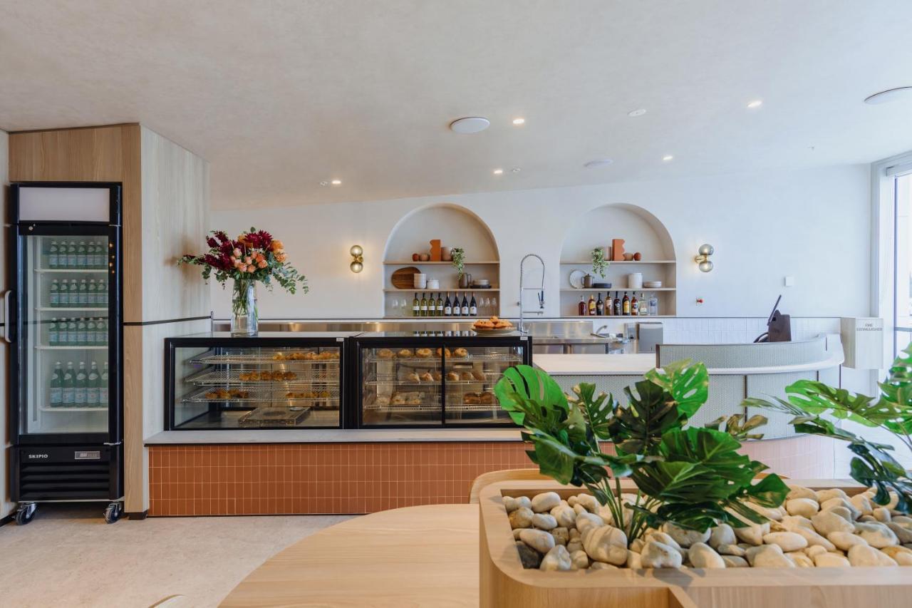 Hotel Aerotel - Inside International Terminal Airport