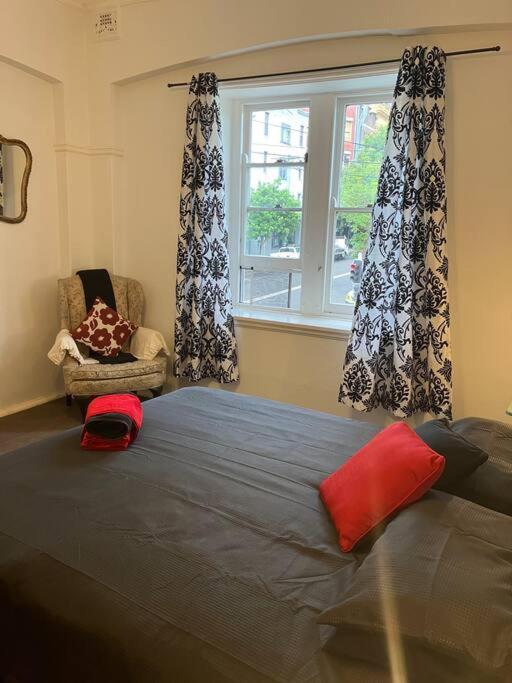 Quirky Unit With Rooftop Terrace Sleeping Up To 4 Apartment