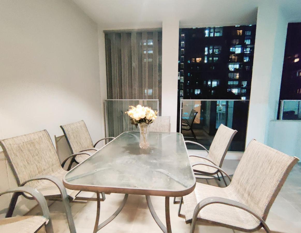 3br Apt Near Stadiums, Family-friendly, Cozy Decor Apartment