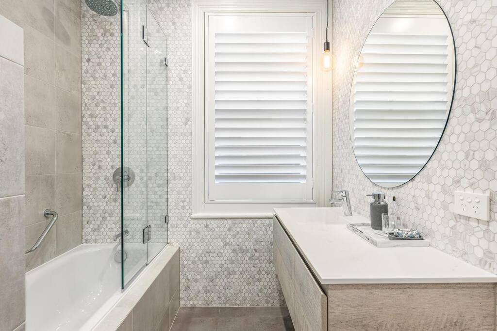 Stunning Two Bedroom In Millers Point 16 High Self- Catering
