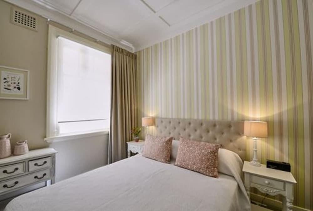 Hotel The Russell Boutique Sydney