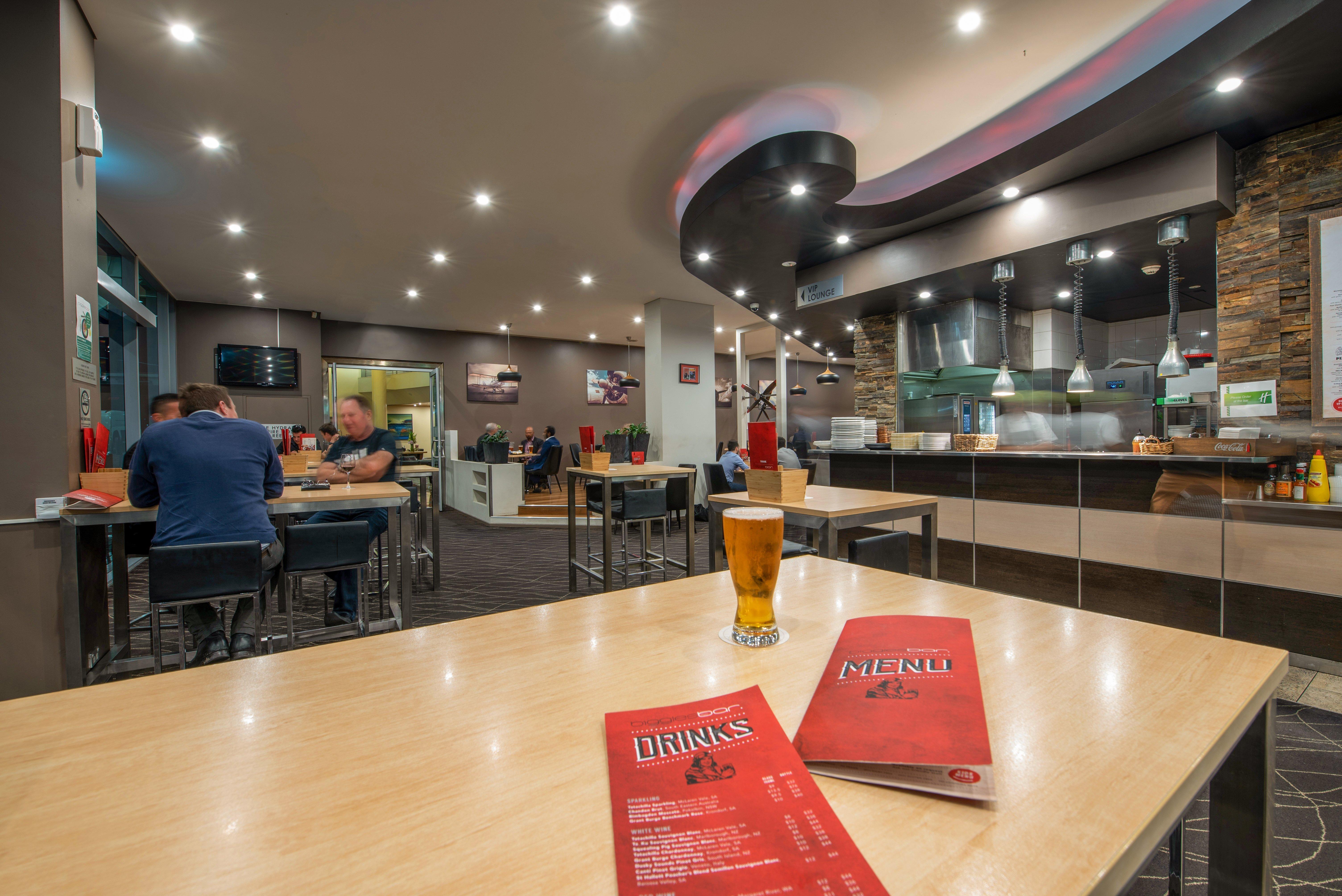 Hotel Crowne Plaza Airport By Ihg 4*