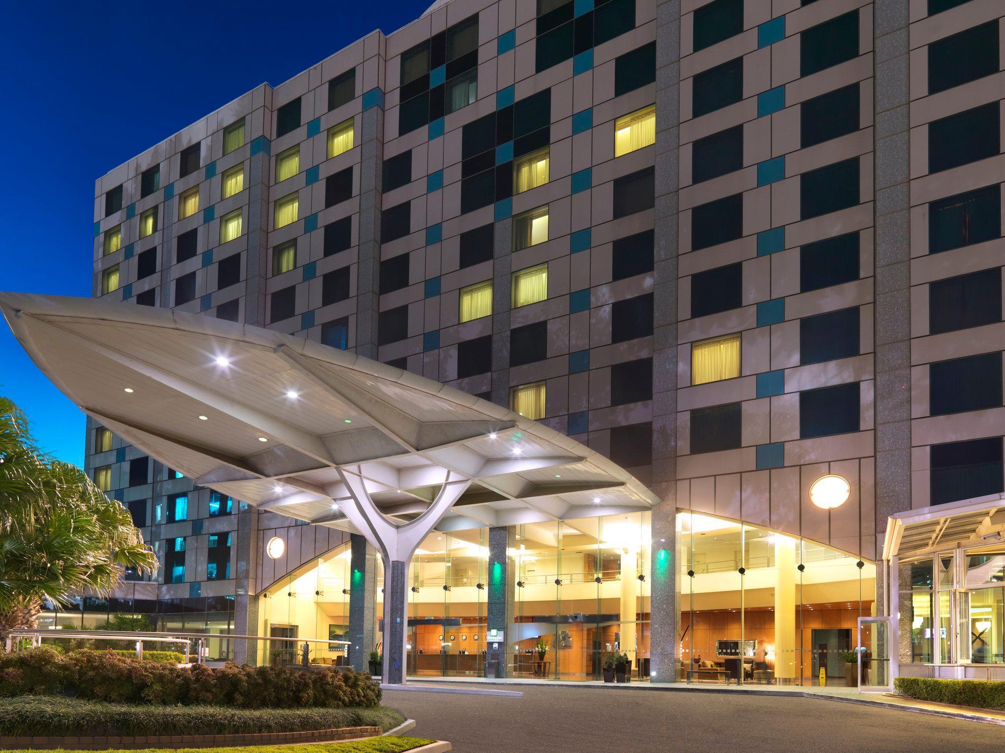 Hotel Crowne Plaza Airport By Ihg