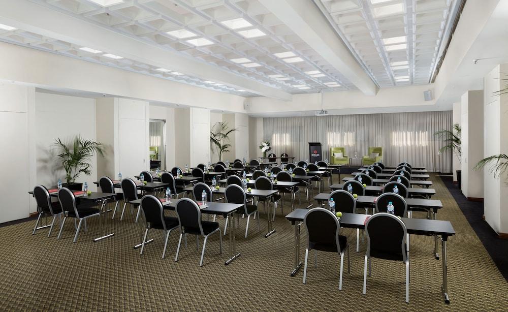 Rydges North Hotel 4*