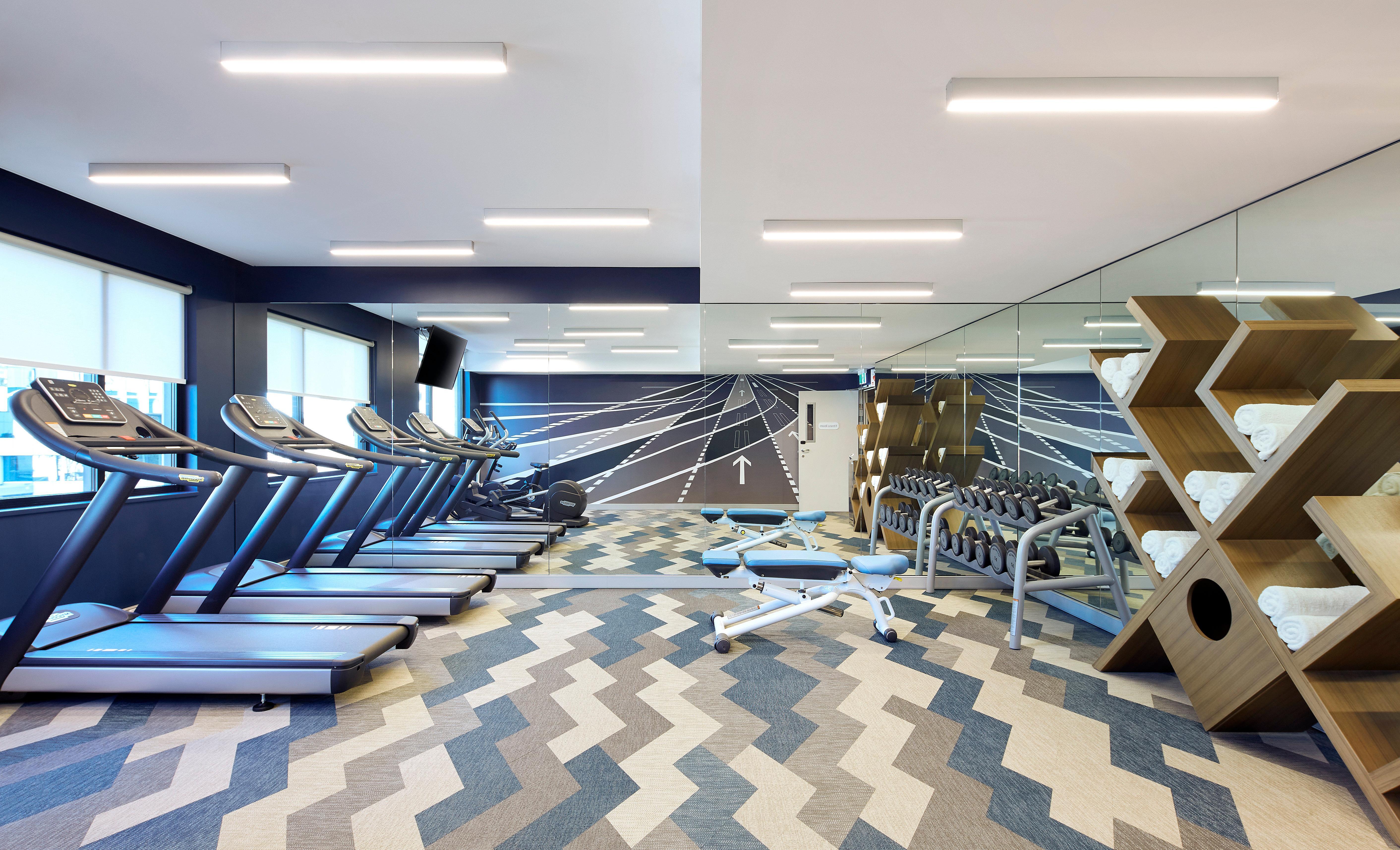 Express Airport By Ihg Hotel 4*