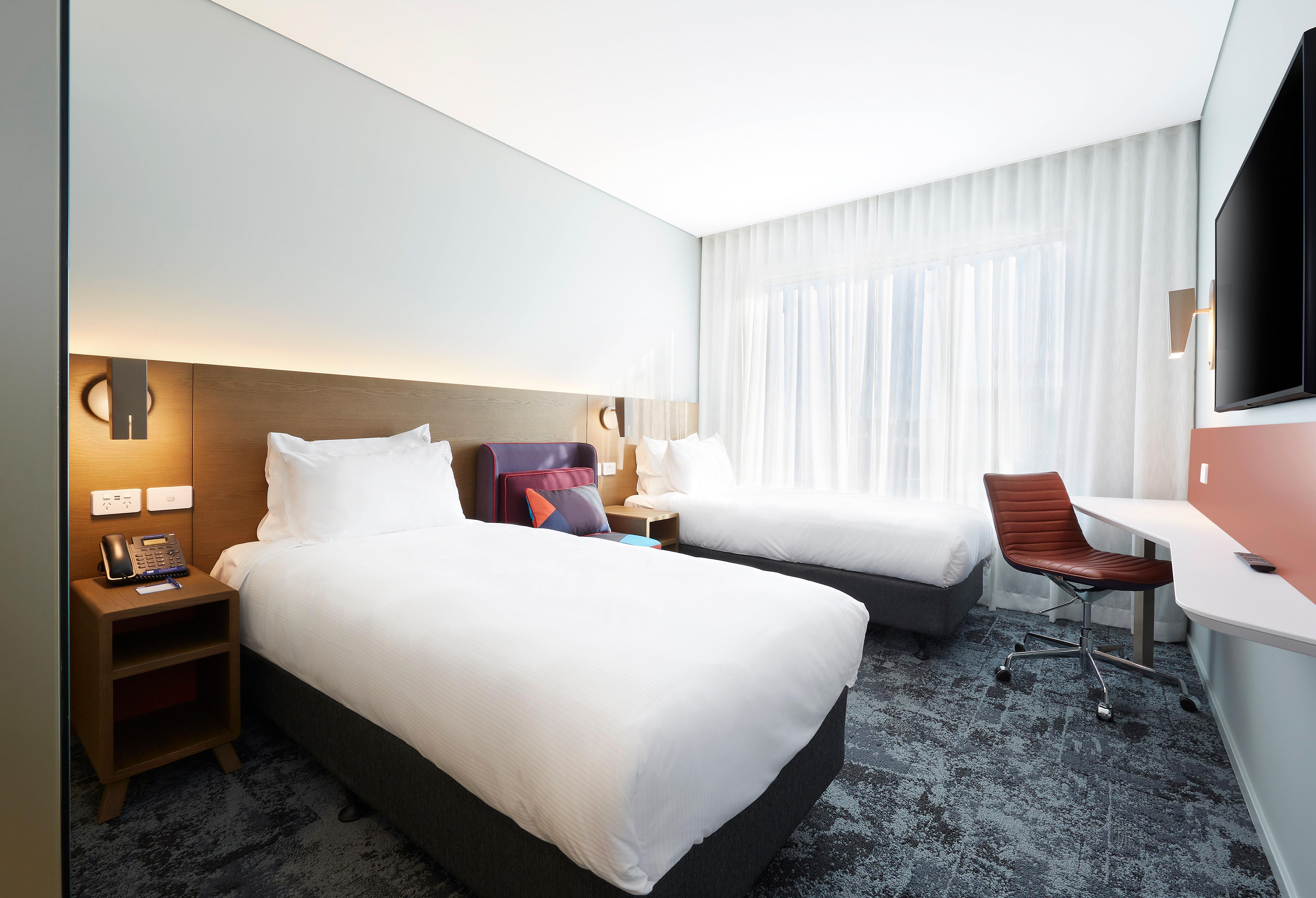 Express Airport By Ihg 4*