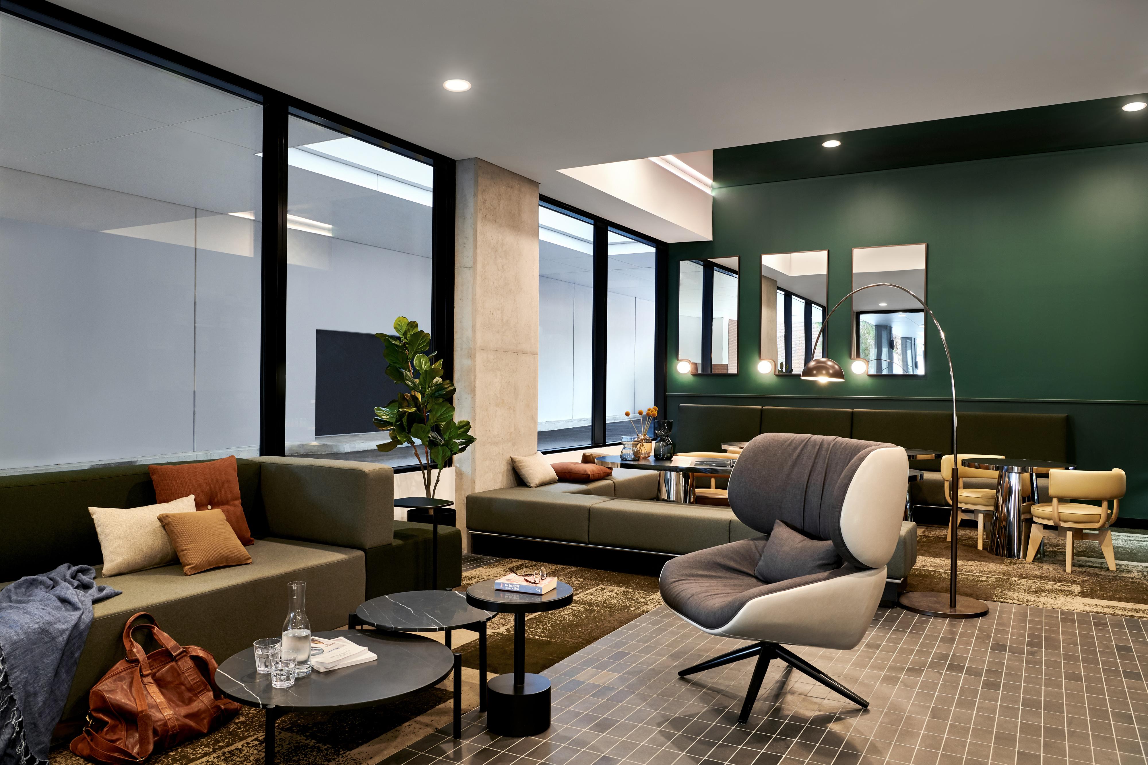 Veriu Square Aparthotel 4*