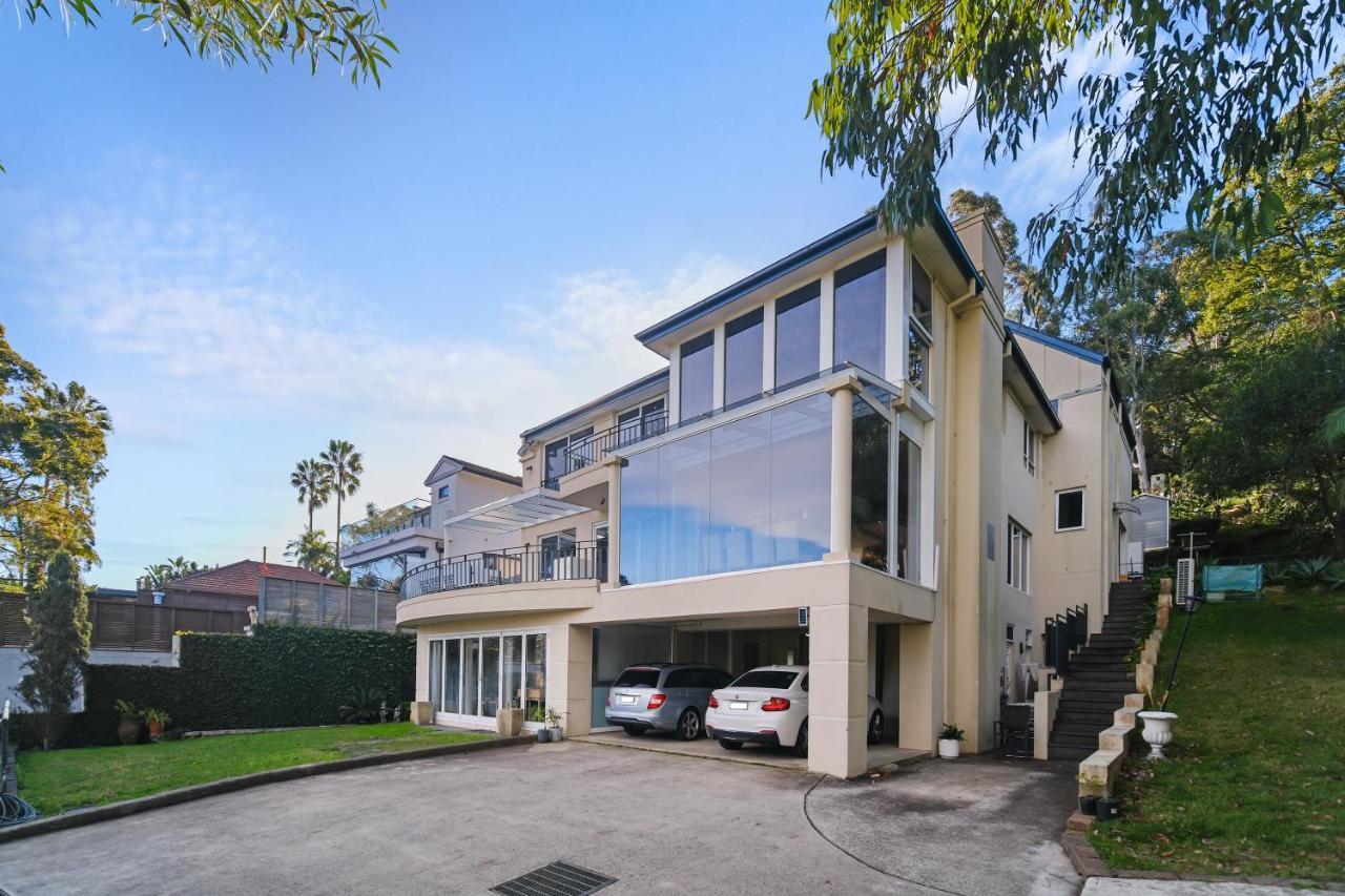 House By The Harbor *