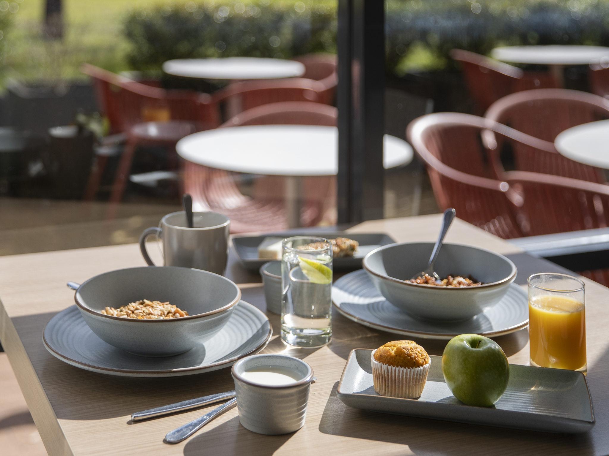 Mercure Macquarie Park Hotel 4*