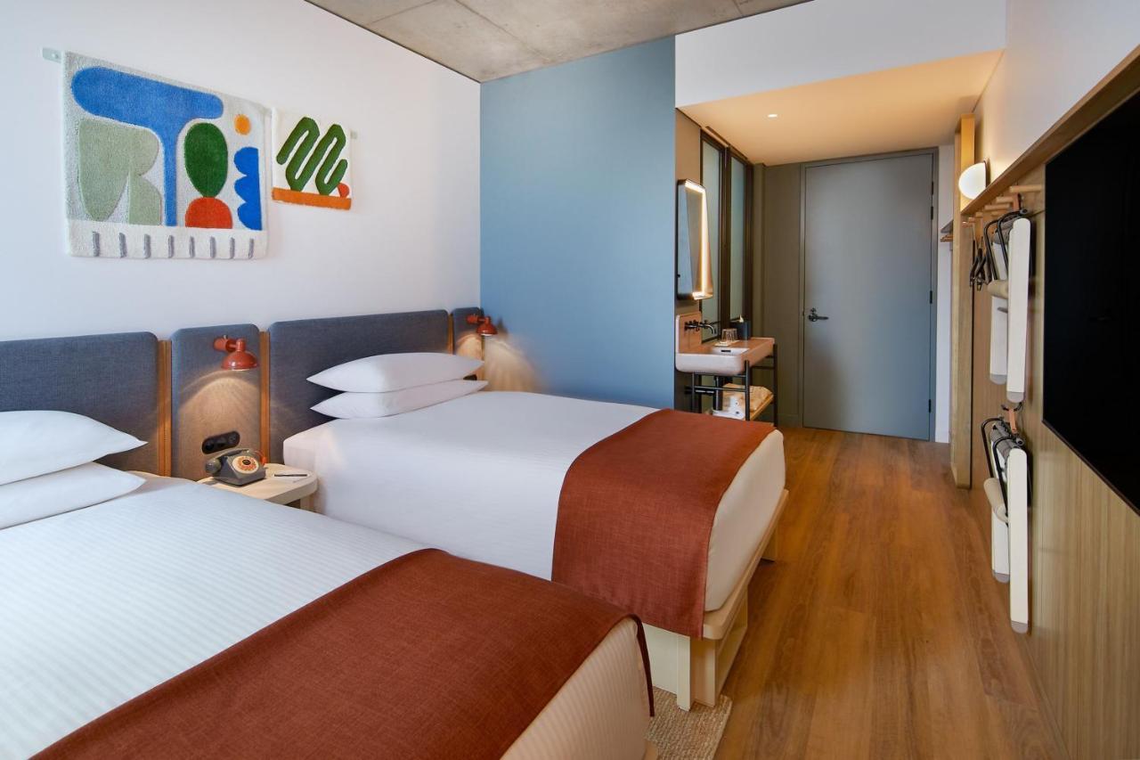 Moxy Airport Hotel Sydney