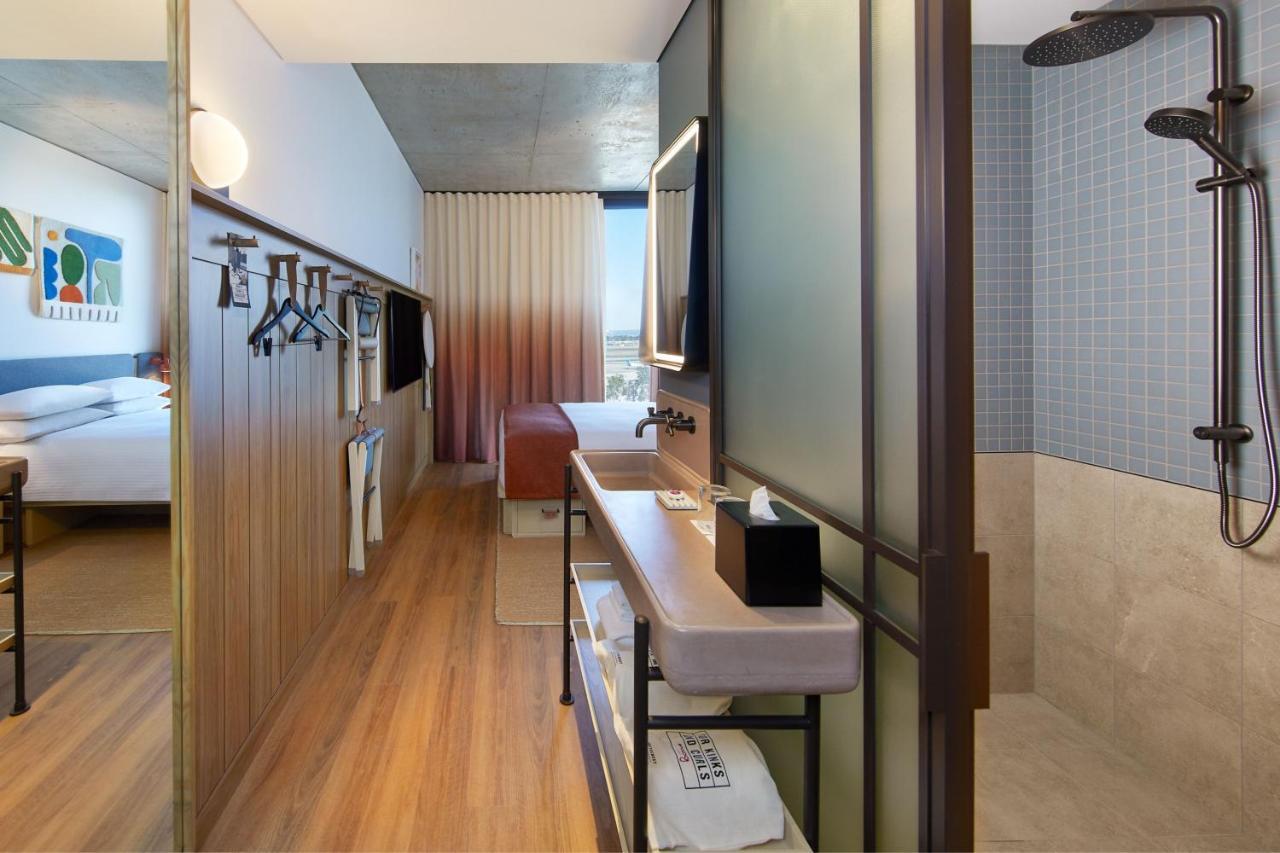 Moxy Airport 4* Sydney