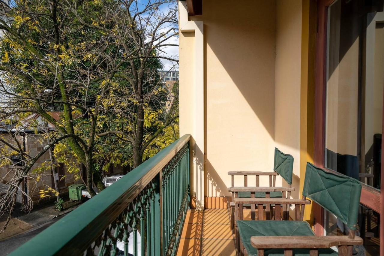 Glenmore Court - Spacious And By The Harbour Holiday home Sydney