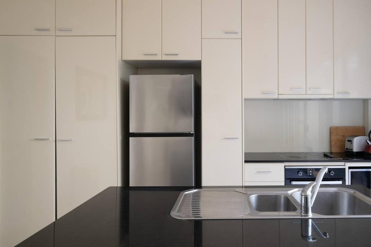 Glenmore Court - Spacious And By The Harbour Holiday home