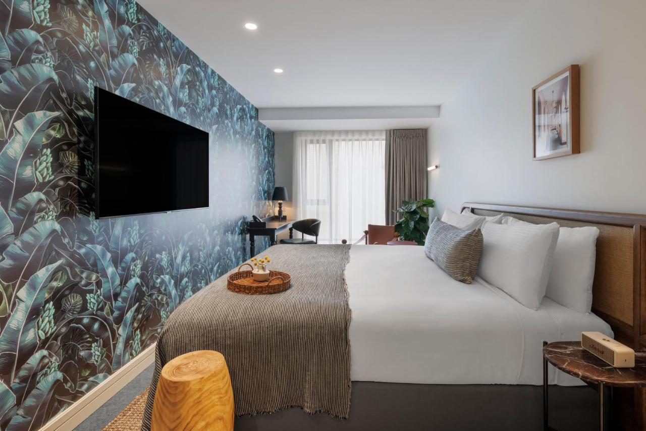202 Elizabeth Hotel