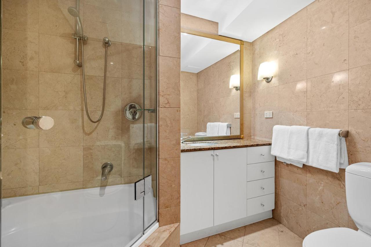 Bond 1218 Self Catering