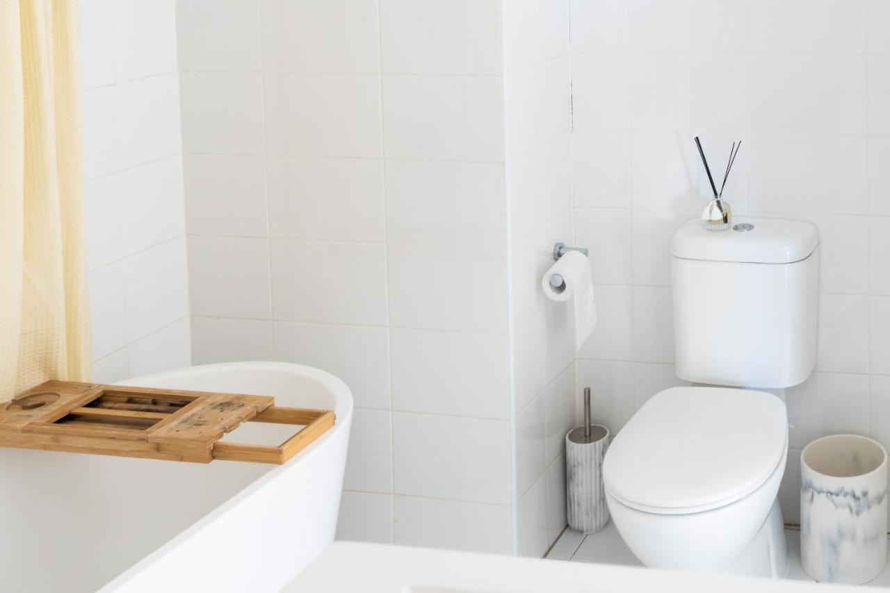 Burwood 1bedroom Next To Station *