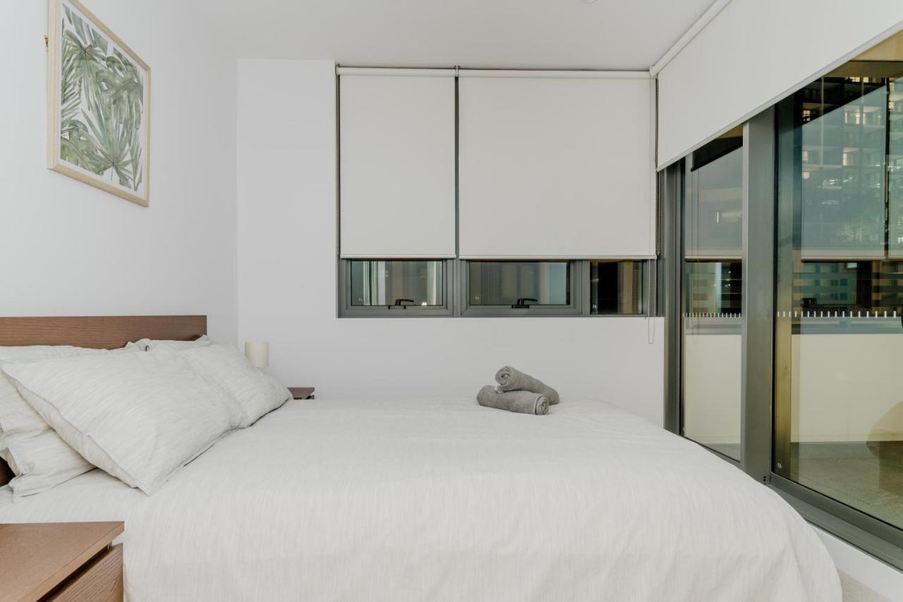 Modern 2 Bedroom Darling Square Apartment
