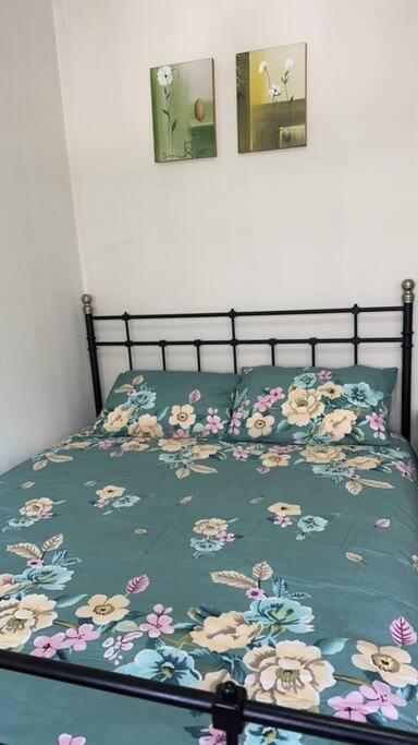 3 Bdr House Close To Train Station, Airport & *