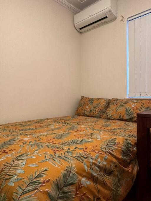 3 Bdr House Close To Train Station, Airport & *
