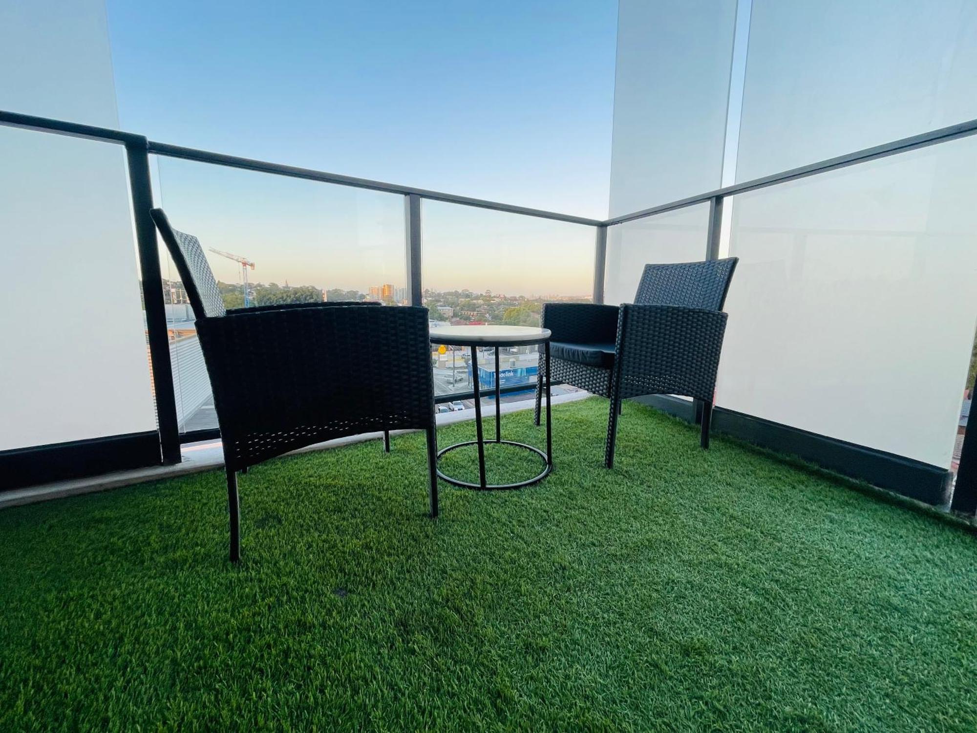 Whole 2 Bedroom Apartment, 2 Bedroom 1 Living, 3 Double Beds, 1-6 People * Sydney
