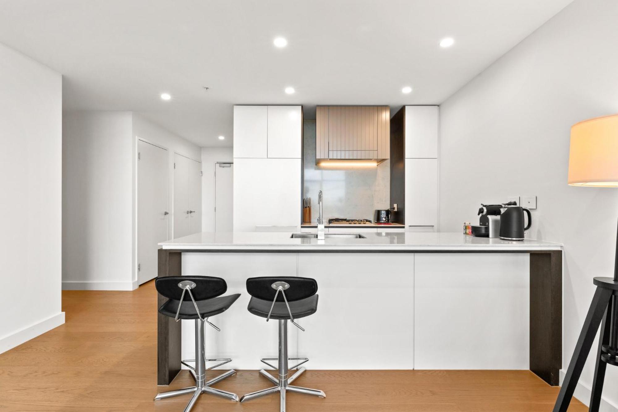 Chic 1-bed With Pool By River Ferry & Amenities *